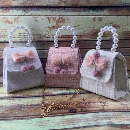 جزدان بناتي مع سنسال ذهبي