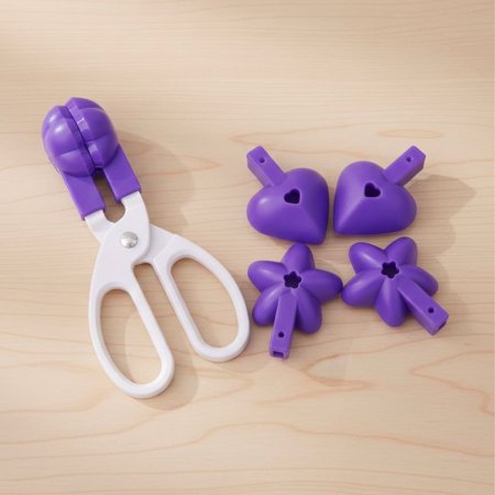 ملقط مع 3 قوالب للشكلاطه والعجين