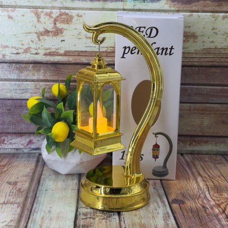 فانوس ذهبي مع ستاند