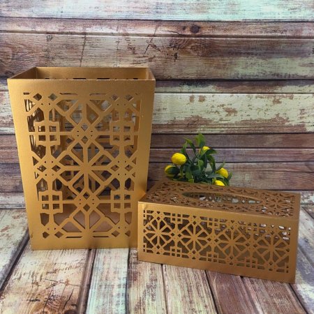 سلة مع علبة محارم خشب