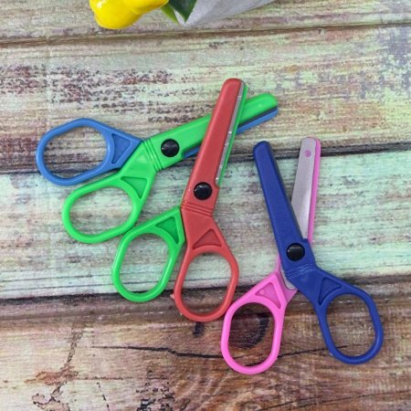 مقص مدرسي آمن للاطفال