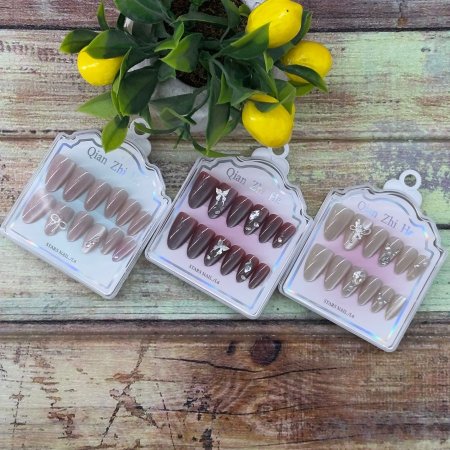 اظافر مع سترس