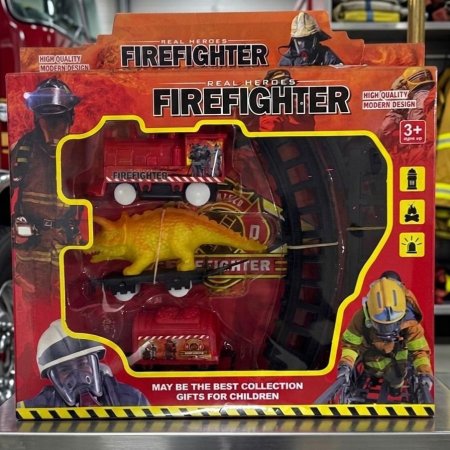 لعبة قطار مع سكة صغير