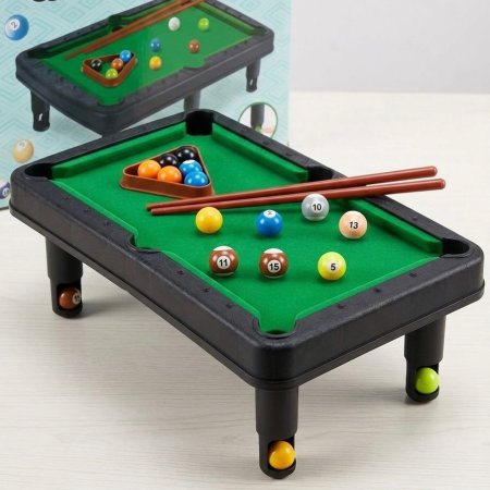 لعبة طاولة بلياردو صغير