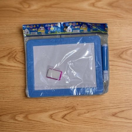 لوح مع قلم ومحاي حجم صغير 14*17 cm