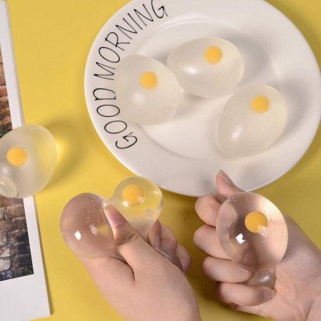 لعبة بيضة مائية