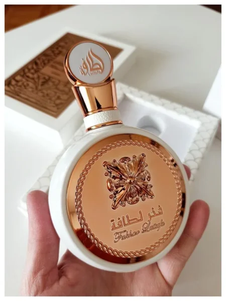 عطر فخر لطافة للنساء 100 مل