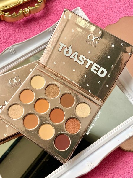 لوحة ظلال العيون "Toasted Pressed Powder Palette" من "OG Outdoor Girl
