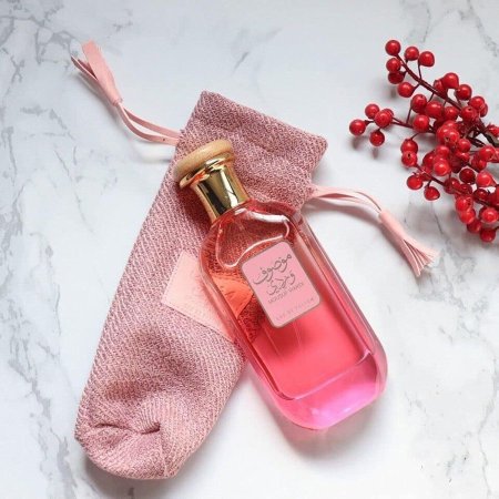 عطر موصوف وردي 100مل للنساء من ارض الزعفران