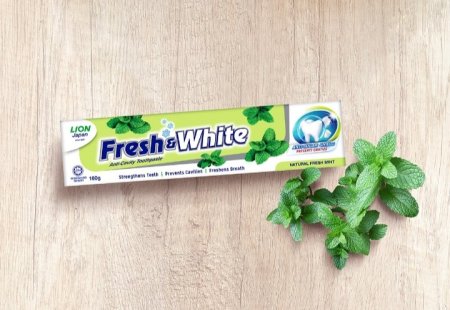 معجون أسنان Fresh & White Fresh Cool Mint بوزن 160 جرام