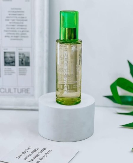 سيروم زيت شعر بخاري خالي من الأملاح