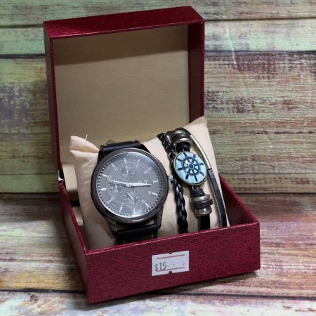 ساعة رجالي مع اسواره بعلبة